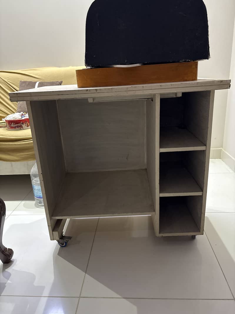 Sewing machine table 0