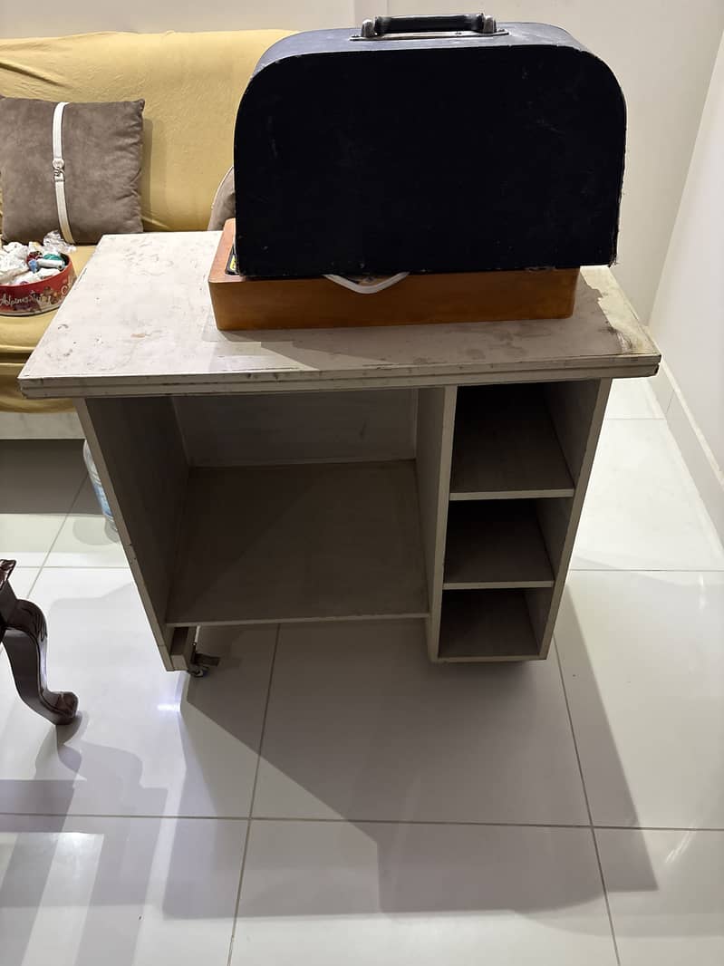 Sewing machine table 1