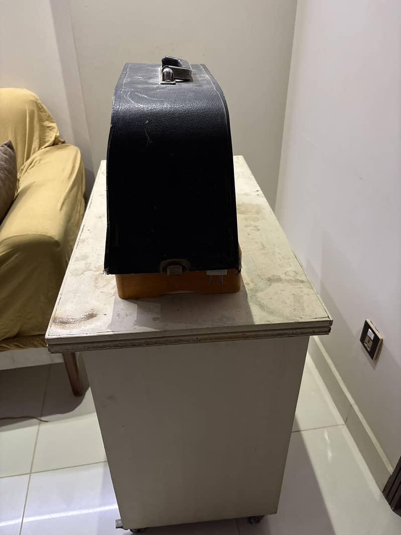 Sewing machine table 2