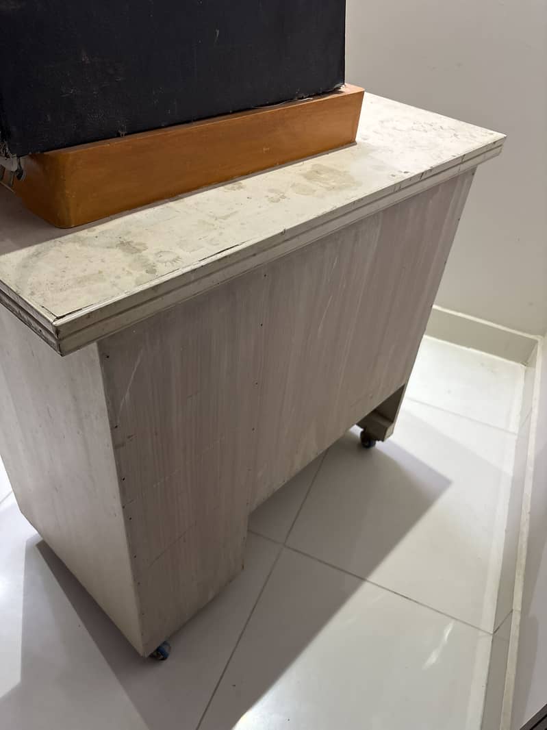 Sewing machine table 3