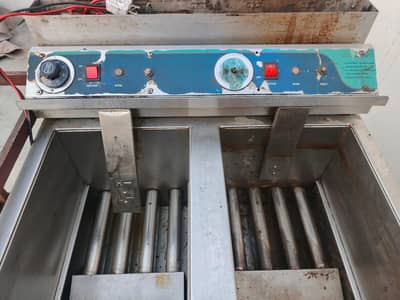 fryer 16+16 32 liters main ok condition with matel stand