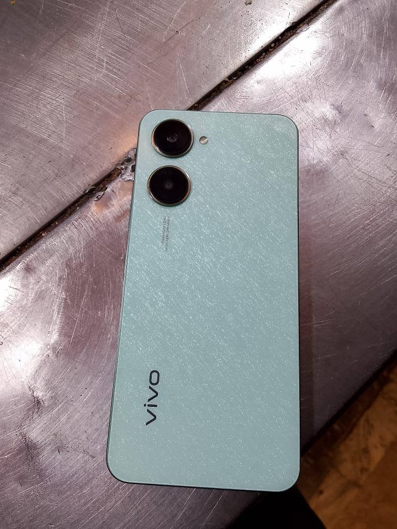 10/10 condition 7 month used with box and original charger. Ram 4/128 0