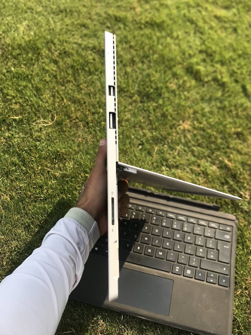 Microsoft surface pro 4 8