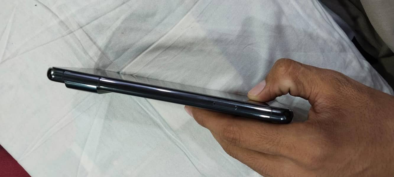 Google Pixel 8 Pro 2