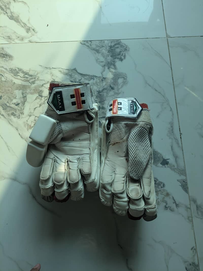 10/10 Cricket kit 8