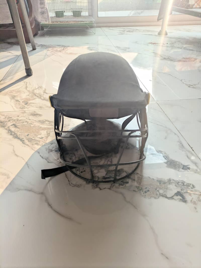10/10 Cricket kit 16