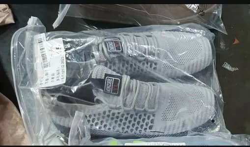 100%imported shoes