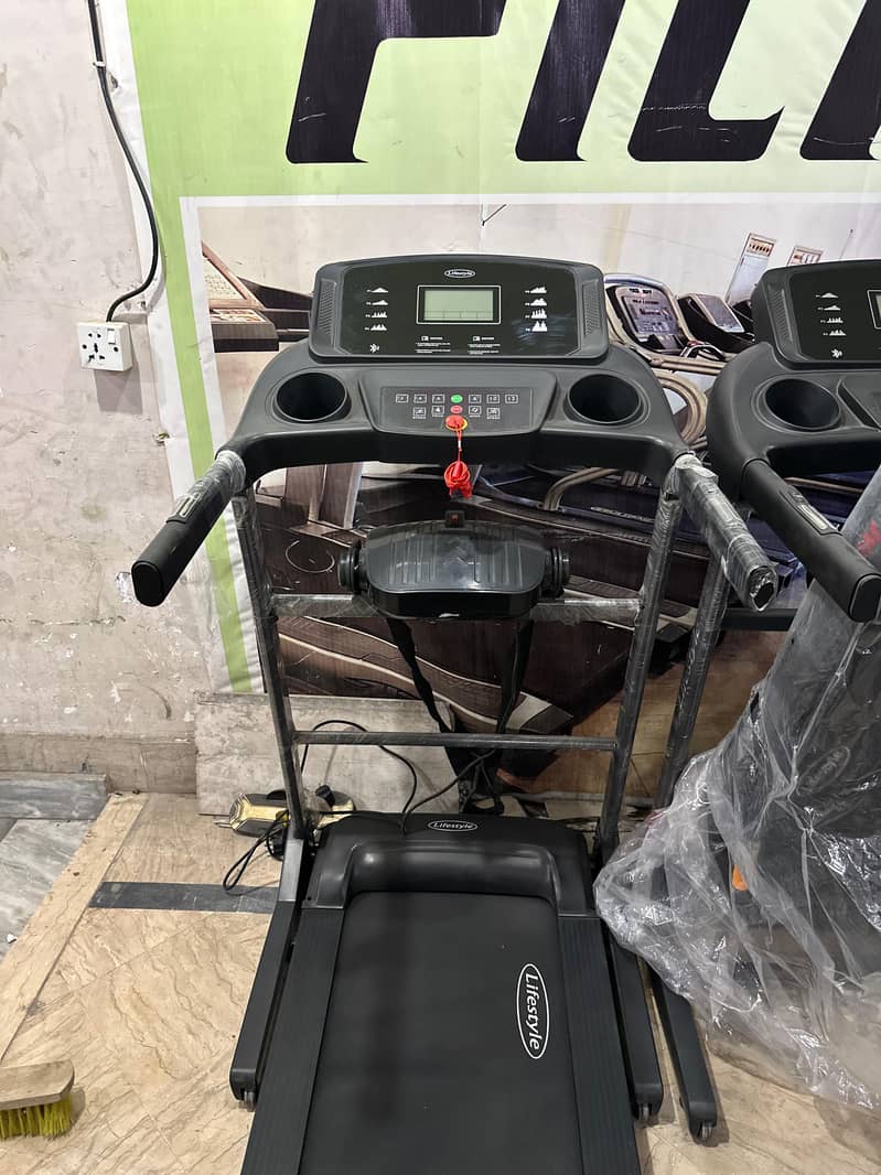 Treadmill / Running Machine / Eletctric treadmill / Jogging machine. 14