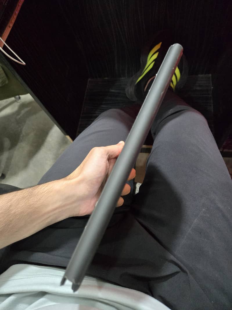 iPad Pro Magic keybord 8