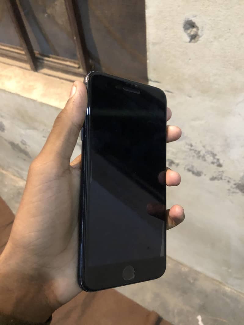 Apple iPhone 7 Plus 1