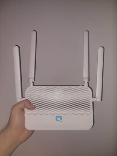 Huawei Fiber 4 Antenna WiFi Non Refurbished Original Router Device