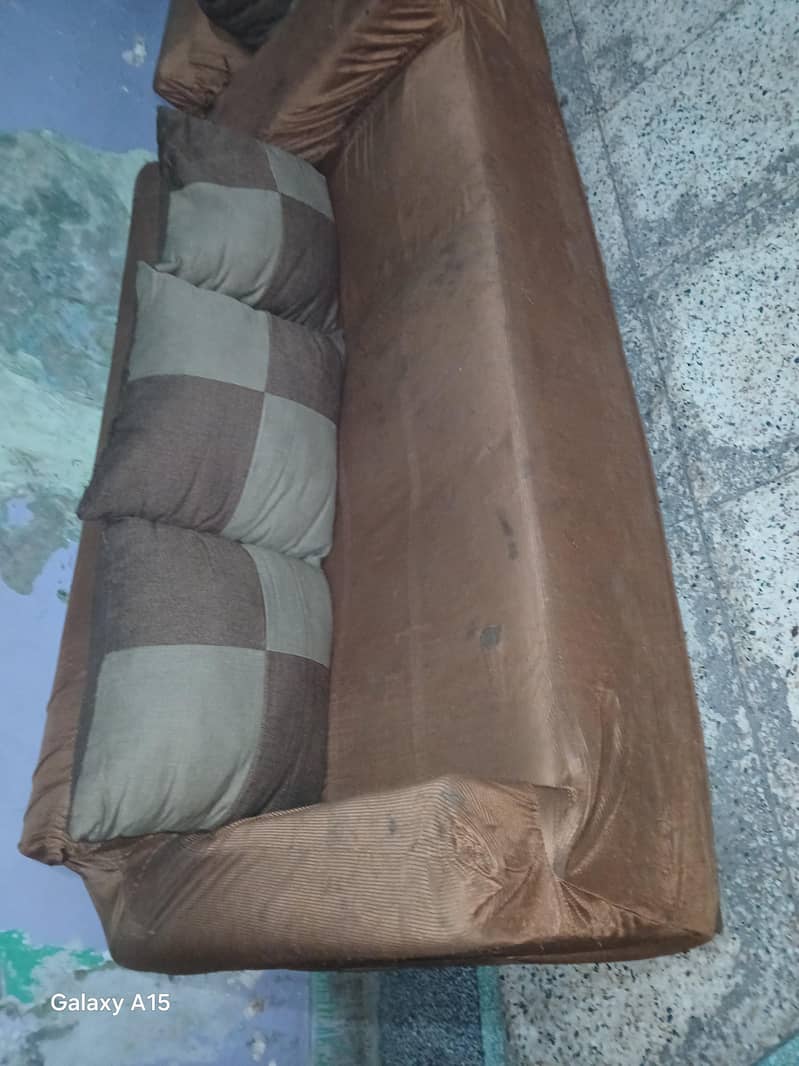 good condition  sofas set 0