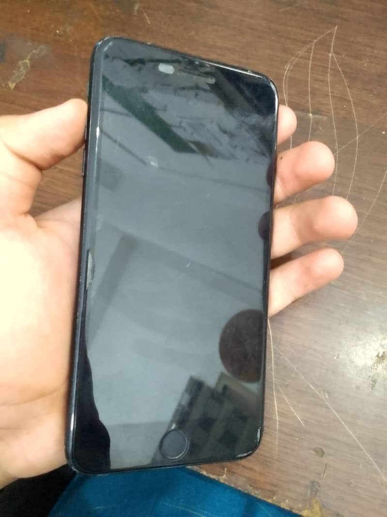 Apple iPhone 7 Plus 1