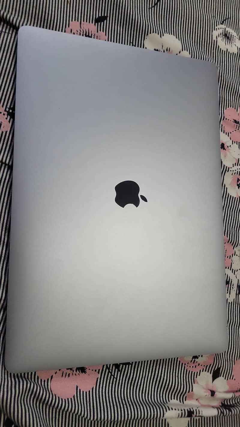 MACBOOK PRO 0