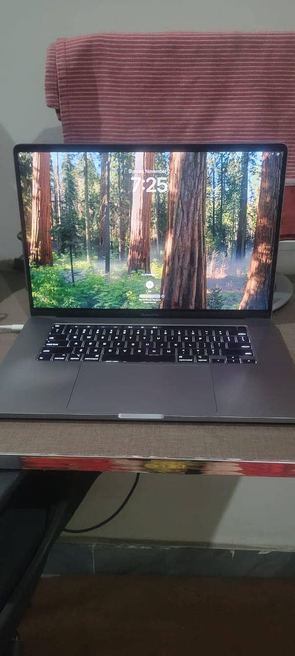 MACBOOK PRO 2