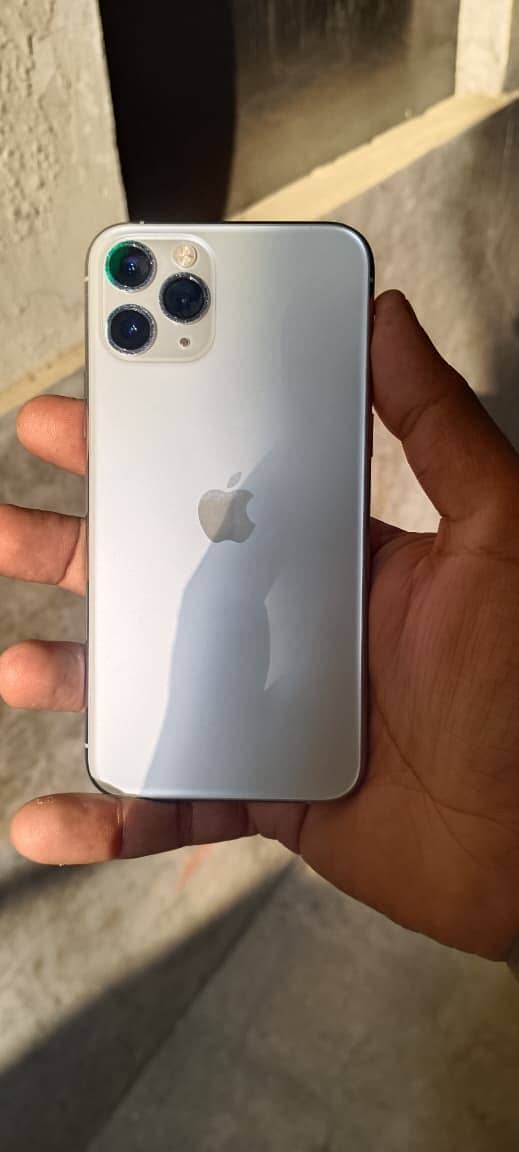 Apple iPhone 11 Pro 0