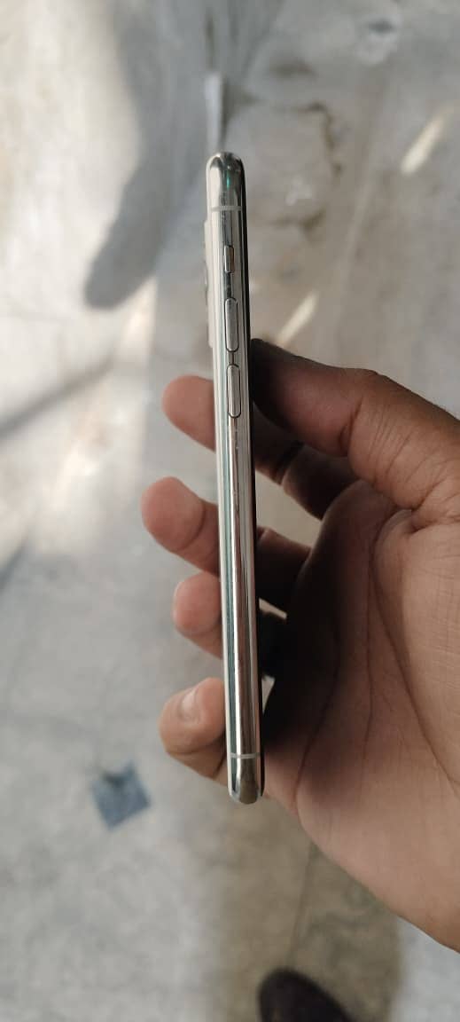 Apple iPhone 11 Pro 5