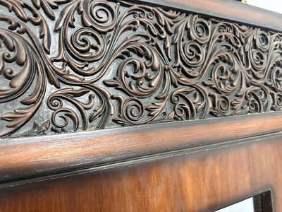 Wood dressing table with drawers
