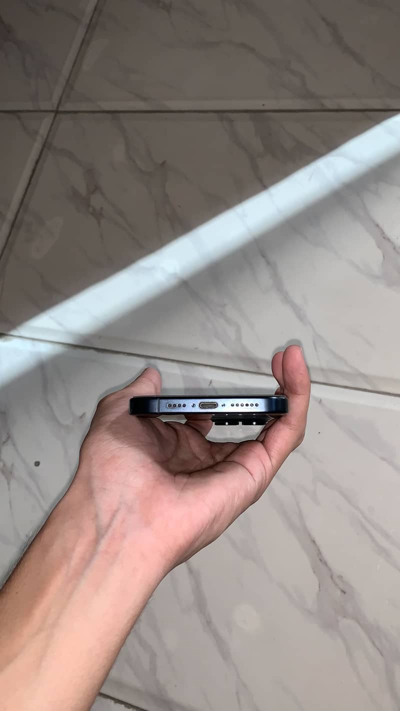 iPhone 15 Pro Max 1