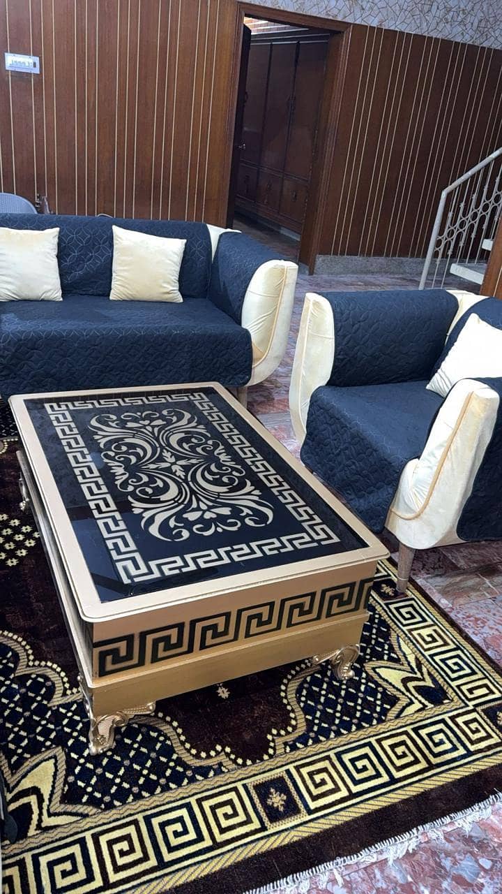 Sofa set with table 0