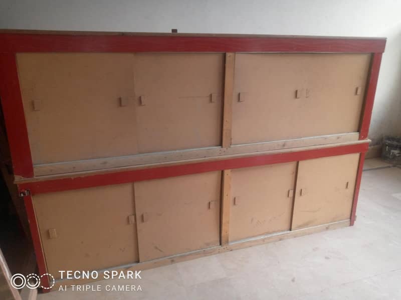 چار عددکاؤنٹر اٹھ فٹ لمبائی کے فروخت کے لیے دستیاب ہے 0