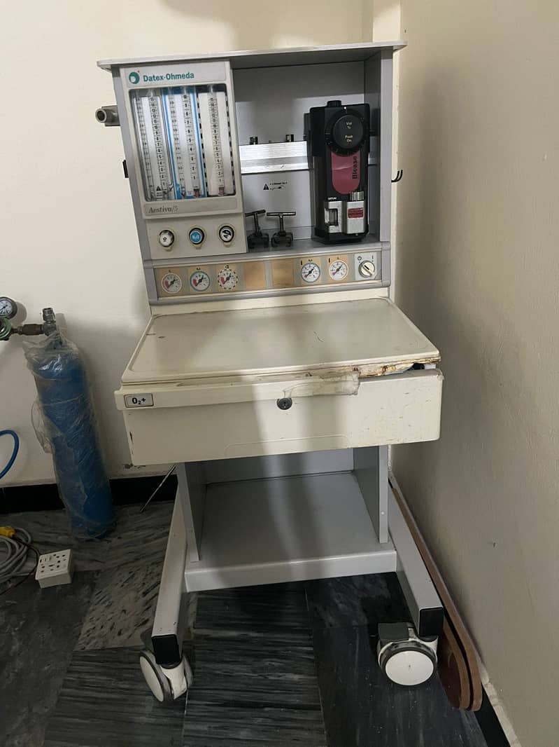 Anaesthesia machine 1