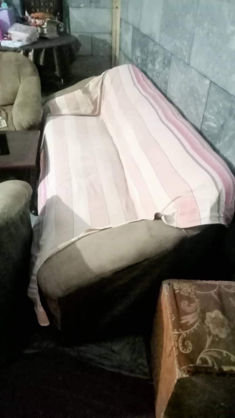 sofa old 2