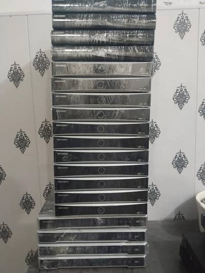 hikvision NVR 4""8 channel available