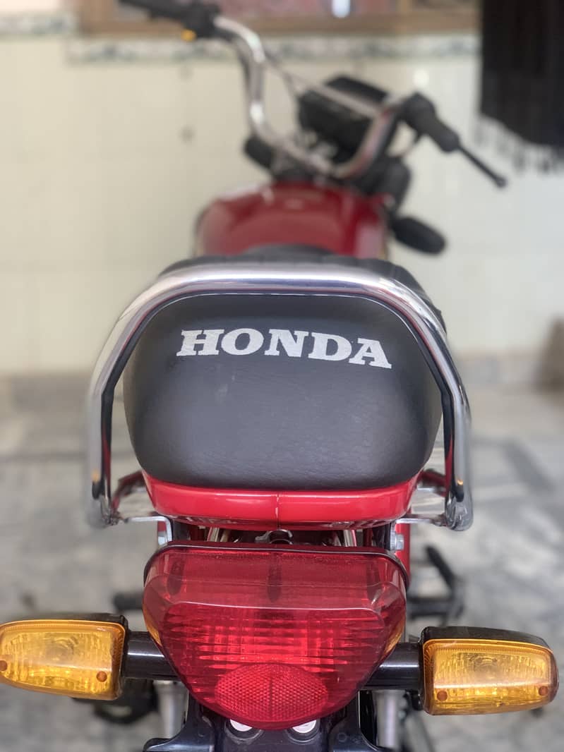 Honda cd70 9