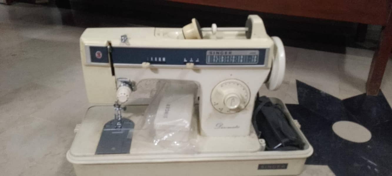 SEWING MACHINE 1