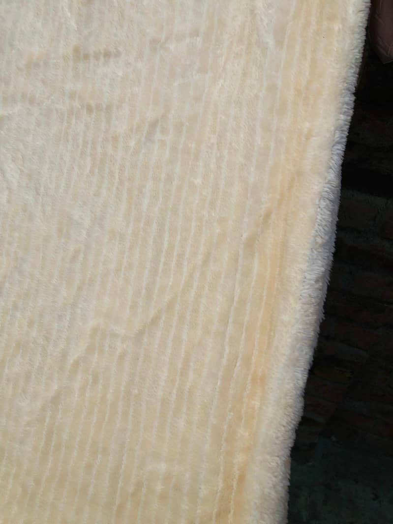 Blankets and comforters 15