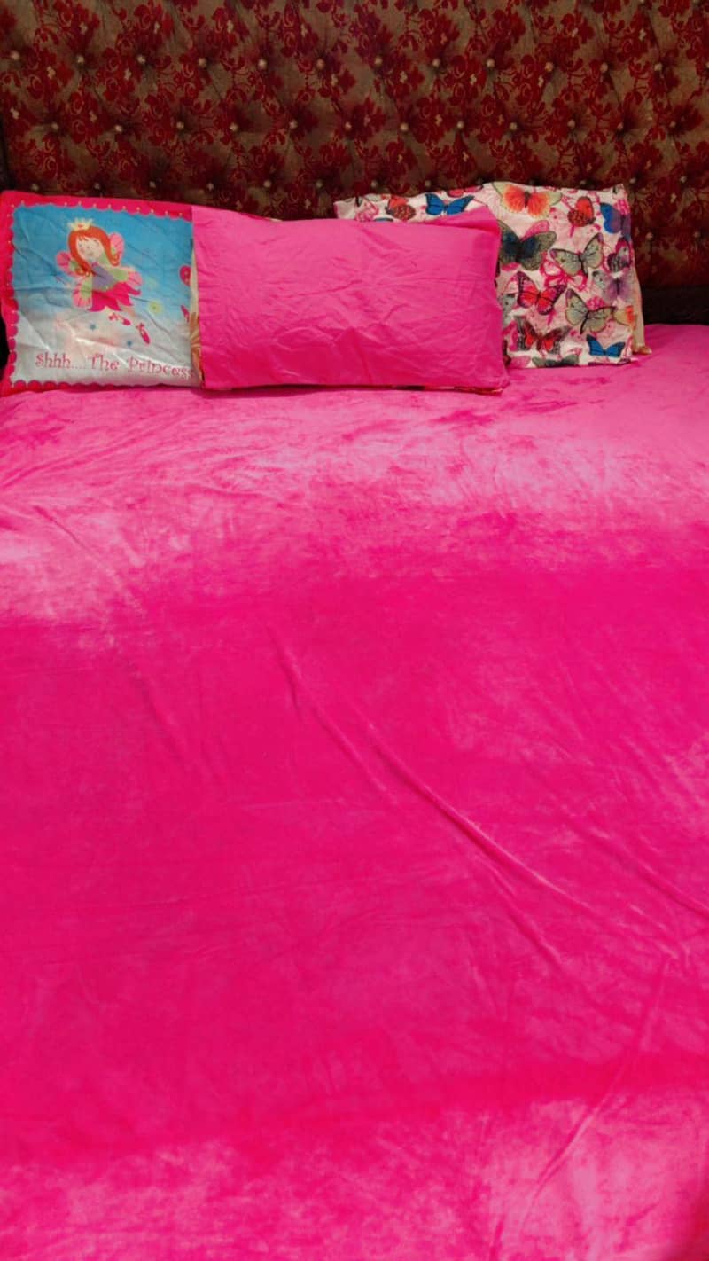Blankets and comforters 19