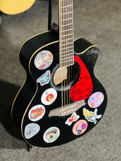 accoustic professional guitar all ok 10/10