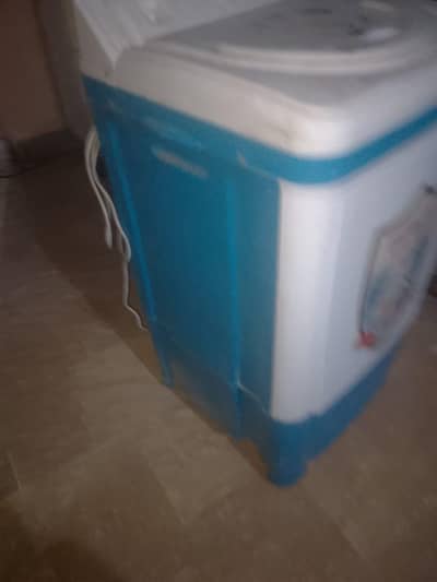 I good washing machine new model ok working 03333565942