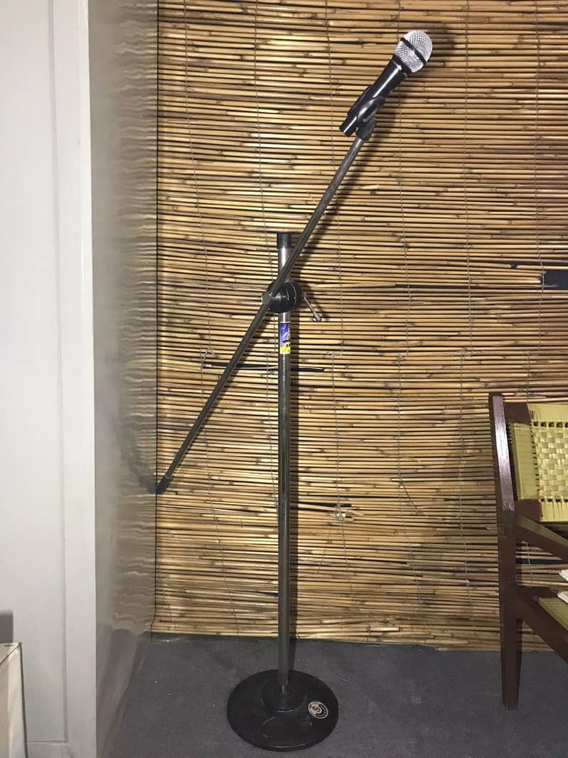 MICROPHONE STAND 0