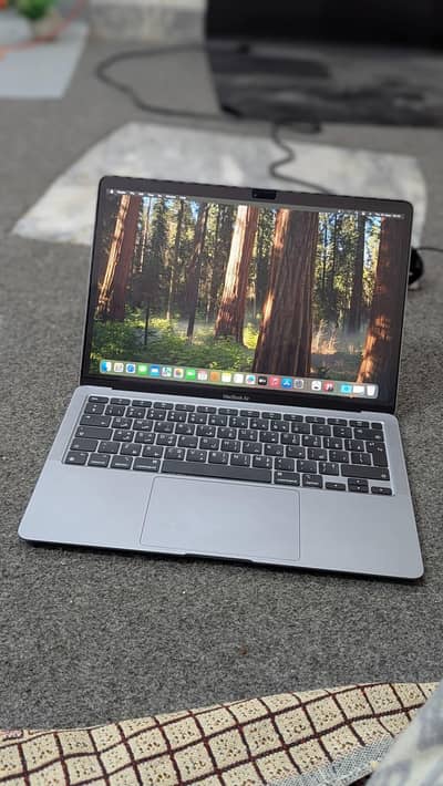 Macbook air 2020 WhatsApp 03232123121  M1