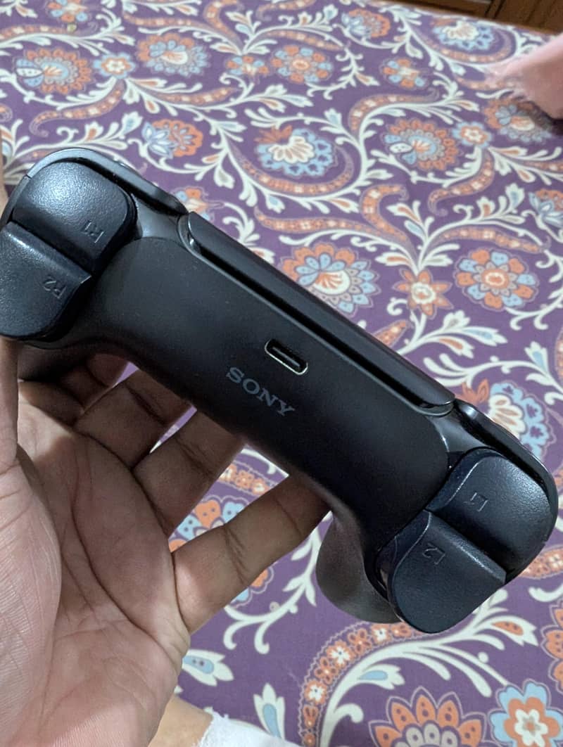 PS5 Controller Black 3
