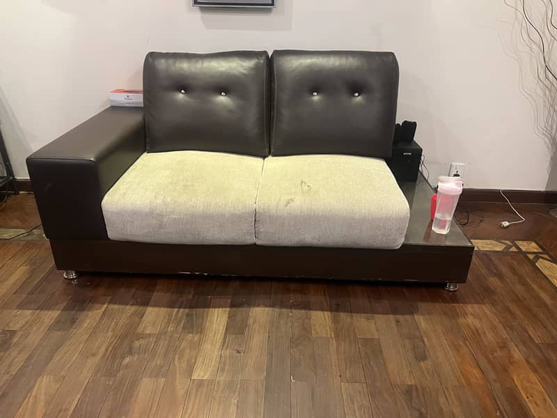 Leather sofa 0