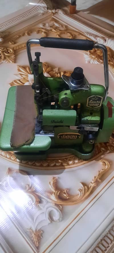 Hitachi over lock masheeen