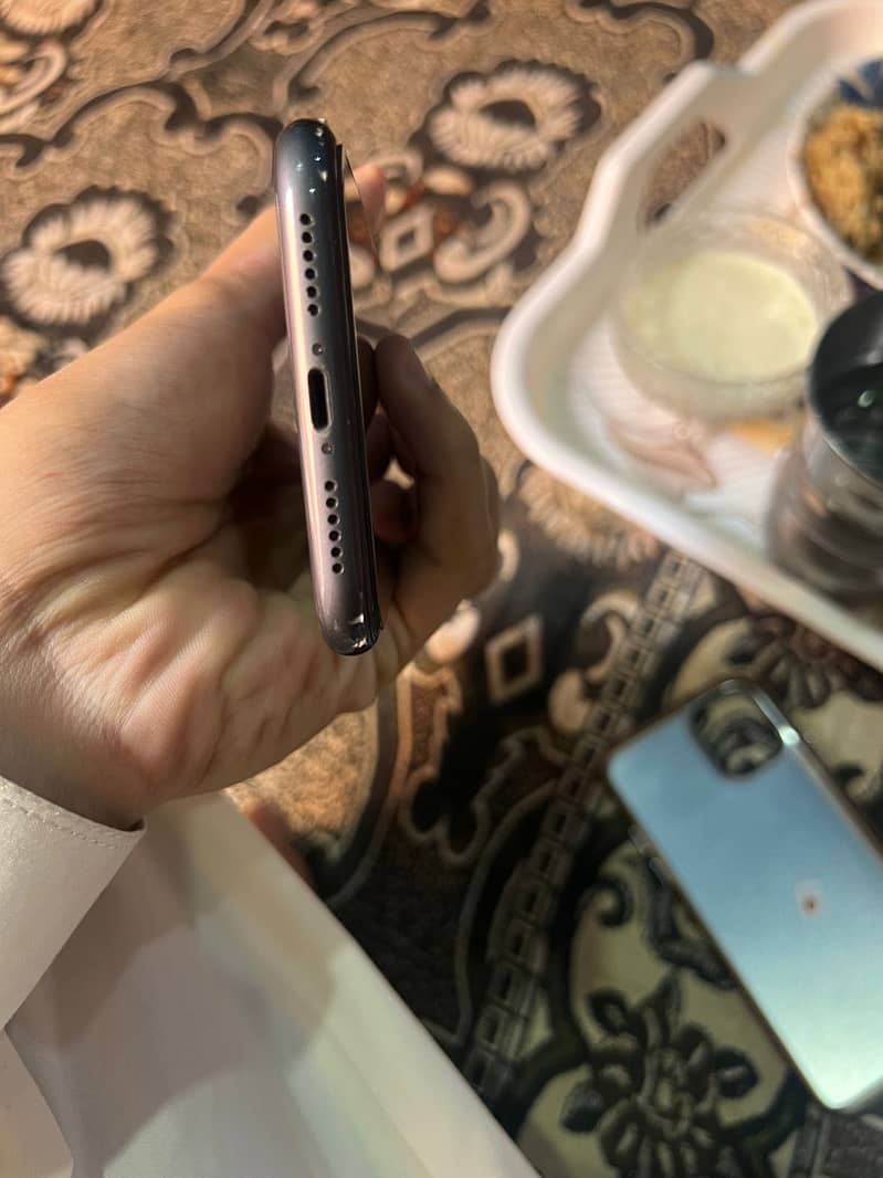 IPhone 11 Jv 1