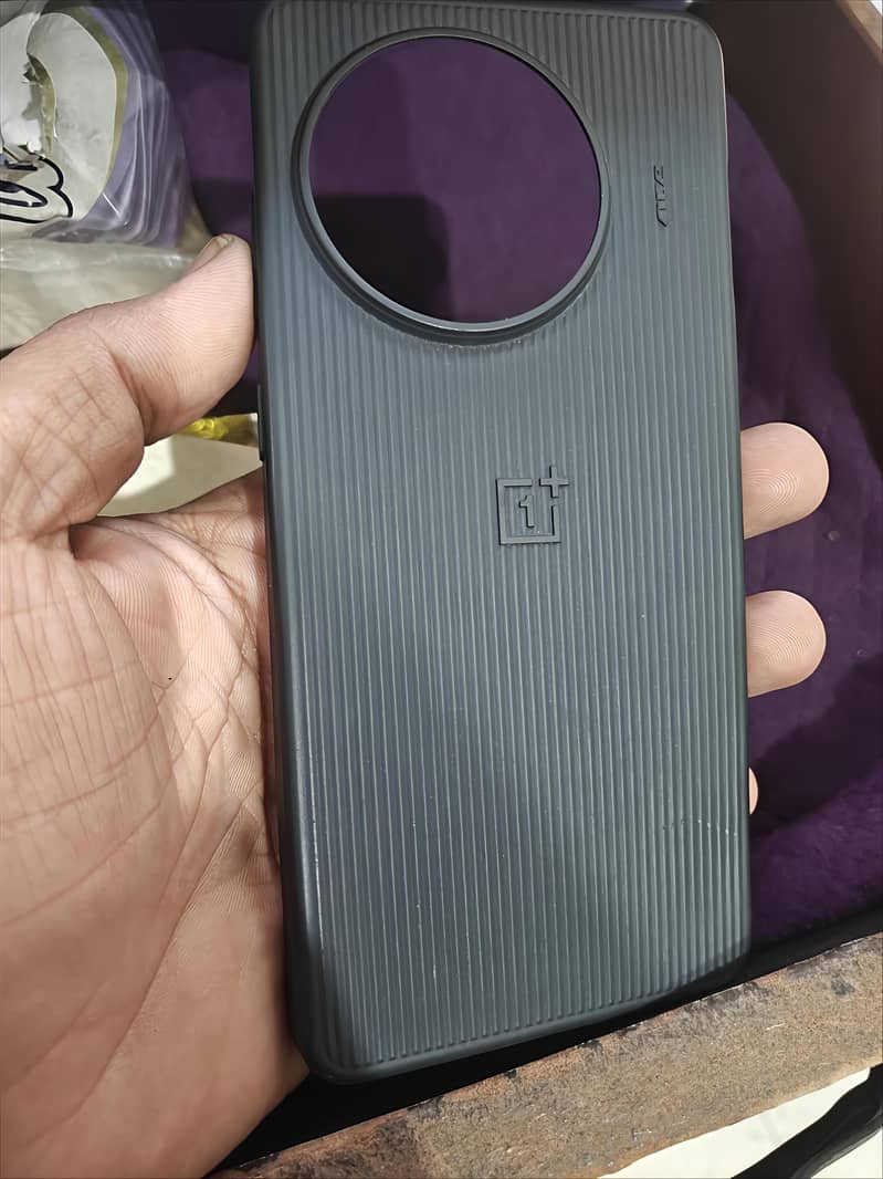 Oneplus Ace 5 4