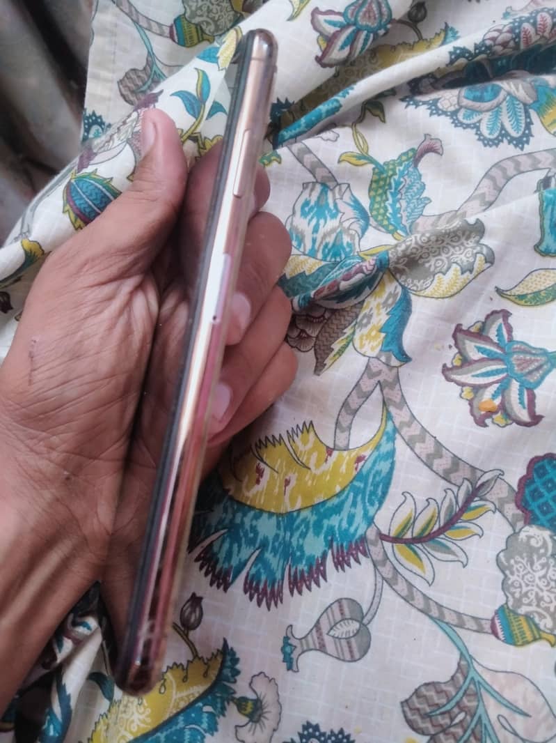 xs max 1