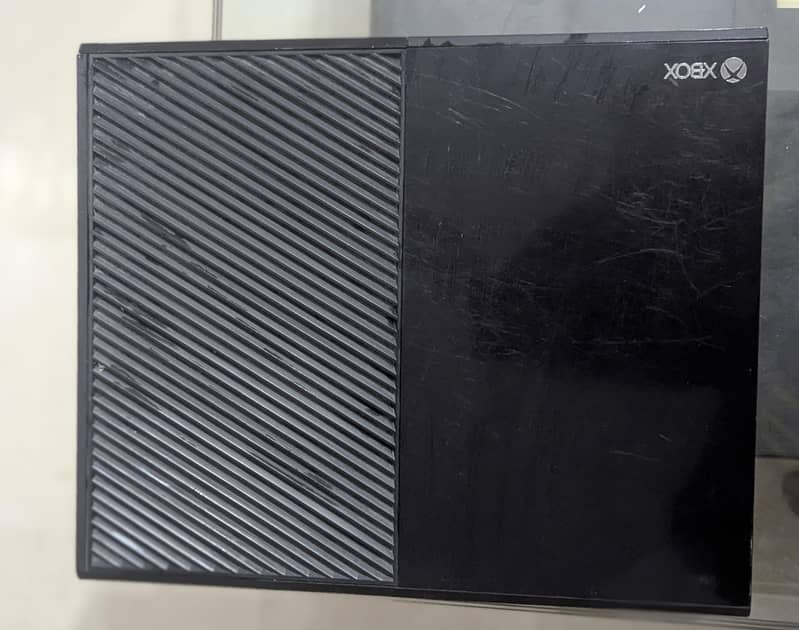 Xbox one with box 1