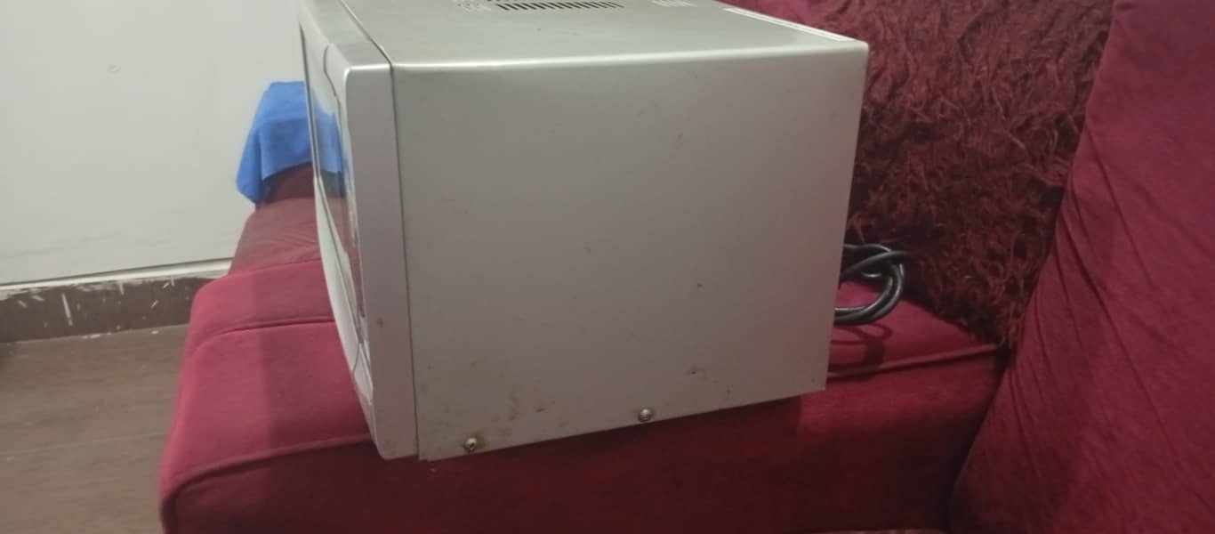 LOGIK Microwave 4
