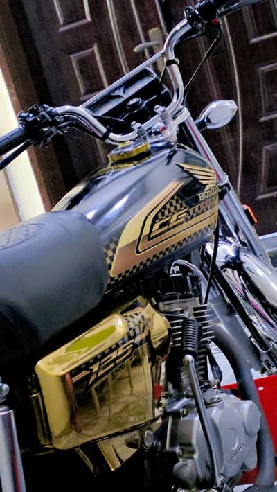 HONDA 125 SPECIAL EDITION GOLD