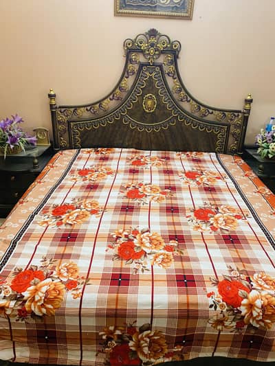 Bed set with side tables and dressing mirror