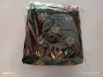 Valvet Embroidery 3Pc