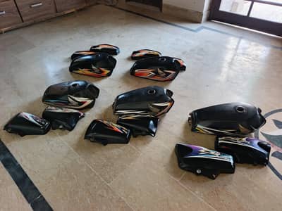 Honda CG-125 Orignal Fuel Tanks with side cover.