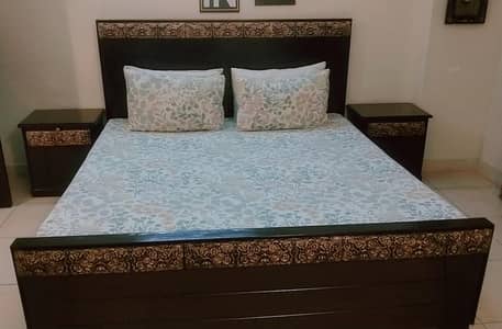 King Size Bed with 2 Side Table ( Dressing Table )