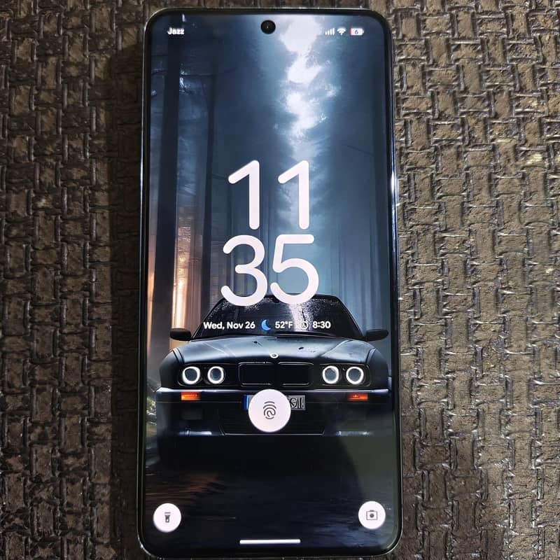 Google pixel 8 pro 1